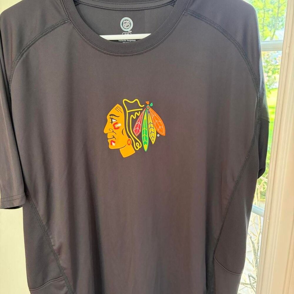 Nhl Men's Black and Grey T-shirt